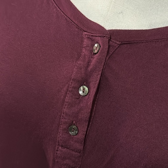 American Eagle Sz Xs Long Sleeve Tissue Tee-Purple-3 Button Front-Viscose-EUC - Picture 3 of 15